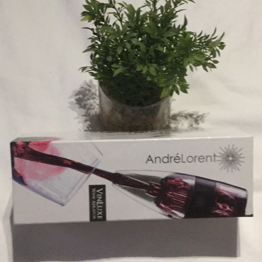 Andre Lorent  VinLuxe Wine Aerator.
